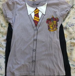 Light grey Gryffindor T-shirt with cape